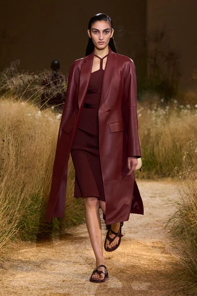Look 15